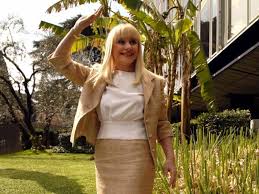 Raffaella carrà si è spenta alle 16.20 di oggi, lunedì 5 luglio, dopo una malattia che — ha spiegato sergio iapino — «da qualche tempo aveva attaccato quel suo corpo così minuto eppure così pieno di. Biv7sz4rdpmgrm