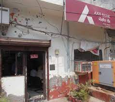 Participation to group insurance is voluntary. Axis Bank Looted At Gunpoint