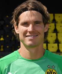 Er bestätigte auch in der letzten danach wird man sehen, ob er sich gegen die starke konkurrenz (roman bürki/ bvb und marwin hitz übrigens spielt yann sommer mit torwarthandschuhen und fußballschuhen von nike. Schweiz Augsburgs Marwin Hitz Verzichtet Auf Die Wm Kicker