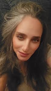 Annette Navarrete's Instagram, Twitter & Facebook