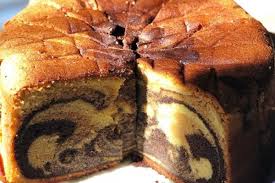 Resep kue bolu selanjutnya ialah mulai mencampurkan terigu dan vanili pada adonan telur yang tadi sudah jadi. 10 Tips Bikin Bolu Macan Khas Bangka Yang Lembut Manisnya Pas