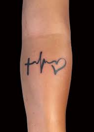 1001 Coole Glaube Liebe Hoffnung Tattoo Ideen In 2020 Hoffnung Tattoo Liebe Glaube Hoffnung Tattoo Tattoo Bedeutungen