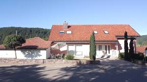 Ebingen, albstadt · 7 zimmer · haus · keller · balkon · zentralheizung · einfamilienhaus · garage. Haus Bergstrasse Albstadt Pfeffingen Albstadt Unterkunfte