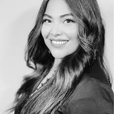 Emily Snook's Instagram, Twitter & Facebook