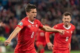 Remo freuler fm21 reviews and screenshots with his fm2021 attributes, current ability, potential ability and salary. Nations League Freuler Mit Breiter Brust Gegen Ronaldo