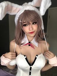 Emiru has her needs fulfilled at Twitch-con (Femsub, optional femdom path)  - Image Chest
