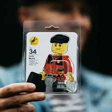 Artist Applies For Jobs Using Lego Minifigure Replica As A Resume Netfloor Usa Lego Design Lego Miniature Figures