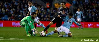 .un real madrid que quiere resarcirse del tropiezo de elche y un celta que llega lanzado con el celta, que no para de ganar desde el chacho coudet se sentó en su banquillo, quiere meterse en. Celta Real Madrid 2 2 Real Madrid Fought Until The Last To Produce A Comeback