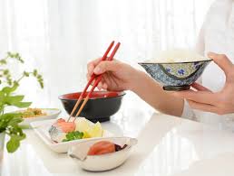 魚のDHAやEPAは朝に摂ると良い 「時間栄養学」が脂質代謝にも影響 | ニュース | 保健指導リソースガイド