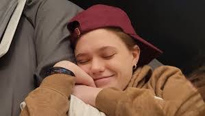 Ava Howe's Instagram, Twitter & Facebook