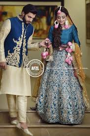 Pin By Sarwat Iqbal On Pakistani Dresses Pakistani Bridal Dresses Pakistani Wedding Outfits Mehndi Function Dresses