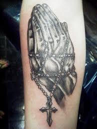 Tatuajes De Rosarios Entretenimiento Cultura Pop Univision