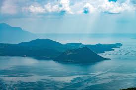 Phivolcs Says Alert Level 2 Stays In Taal Volcano 212 Volcanic Quakes Recorded In 24 Hours The Filipino Times