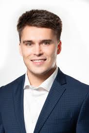 Amber Dines's Instagram, Twitter & Facebook