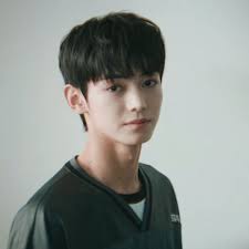 İnsanlara Simit Fırlatan Psikopat(Lazkopat) Martı 🦅 (psikopatmarti)