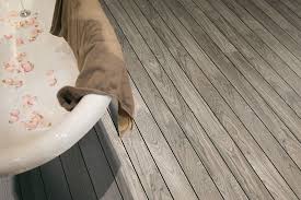 Quick Step Lagune I Like This For The Bathroom Idee Deco Appartement Parquet Pont De Bateau Idees Salle De Bain