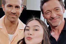 Meski Sempat Nervous, Caitlin Halderman Mengaku Kado Ulang Tahun Paling  Special Bertemu Ryan Reynolds dan Hugh Jackman