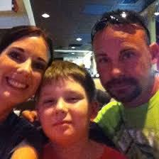 Kelly Rayl's Instagram, Twitter & Facebook