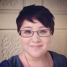 Short, shaggy, and stylish this haircut shows off the beauty of an asymmetrical most of those haircuts were extremely ugly and most of the women in the pics didn't even have fat. 25 Pretty Short Haircuts For Chubby Round Face
