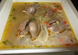 Sofríelos junto con los ajos laminados en una sartén con un poco de aceite de oliva. Consome Con Higadillos De Pollo Y Fideo Receta De Cocinar Con Jorgette Cookpad