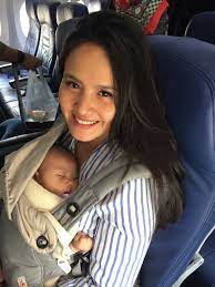 Selain itu, bunda juga harus memerhatikan kesehatan bunda sebelum memutuskan keluar rumah bersama buah hati, ya. Mamarantau Tips Pengalaman Naik Pesawat Dengan Bayi 1 Bulan Mamarantau