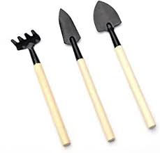 Bestomz 3 Stucke Mini Gartengerate Set Kleine Schaufel Rechen Spaten Fur Zimmerpflanzen Sukkulenten Amazon De Garten Schaufel Zimmerpflanzen Pflanzen