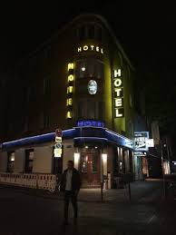Dieses einfache hotel liegt an einer belebten straße in der innenstadt. Hotel Haus Schwan 68 Bewertungen Koln Lindenthal Durener Strasse Golocal