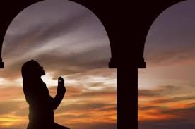 Amalan agar cepat dapat jodoh menurut islam lainnya, seperti shalat dhuha, shalat tahajud dan shalat rawatib. 5 Lafadz Doa Minta Jodoh Agar Cepat Didekatkan Yuk Amalkan