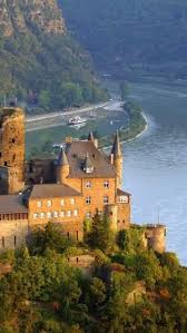 Castle Catz On The River Rhine In The Background The Rock Loreley Rhine River Germany Places To Visit Places To Travel