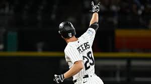 Peters ties White Sox record with homer in 5th straight game