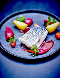 Filets De Bar Puree De Betterave Amere Pour 6 Personnes Recettes Elle A Table Recette Recettes De Cuisine Cuisine Gastronomique Recette Filet De Bar