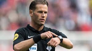 De scheidsrechter uit dordrecht floot een foutloze wedstrijd en deelde maar twee. The Dutchman Makkelie Will Lead The Valencia Arsenal