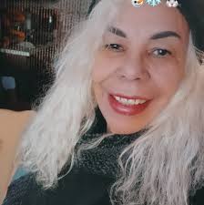 Por los minas y todos los barrios peligroso estaba ella, la gringa  Dominicana de pura Chepa