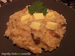 La ricetta del risotto ai funghi porcini con pentola a pressione è davvero semplice e veloce e naturalmente si può adattare a seconda dei gusti e degli per preparare il risotto ai funghi porcini con pentola a pressione iniziate mettendo a scaldare il brodo in un pentolino, tenendo la fiamma bassa. Risotto Con Funghi E Provola Bimby Paprika Dolce E Cannella