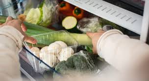 Il ripiano superiore del frigorifero è quello meno freddo, infatti il freddo tende ad andare verso il basso. Come Disporre Gli Alimenti In Frigorifero La Guida Informatore