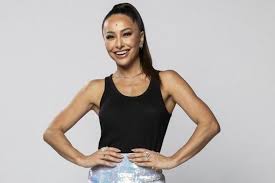 Entenda a dinâmica e saiba como funciona a competição ilha record: Ilha Record Novo Reality Show Apresentado Por Sabrina Sato Estreia Dia 26 Julho