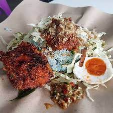 Nasi Kerabu Warung Pelita Hilltop Reasonably Good Nasi Kerabu Just The Ayam Goreng Berempah Taste Soso Ayam Goreng Ayam Nasi