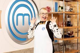 What if i could show you a faster, easier way to appliqué? Who Is Su Pollard Meet Celebrity Masterchef 2021 Contestant Radio Times