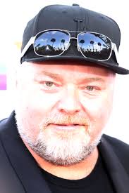 Kyle sandilands retched and covered his mouth. Kyle Sandilands Wikipedia