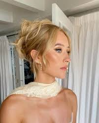 Savannah Farrell's Instagram, Twitter & Facebook