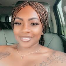 Kezzia Dillingham's Instagram, Twitter & Facebook