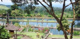Untuk bisa berkunjung ke tempat ini, wisatawan hanya dikenakan tiket masuk rp5.000 per orang, dan bisa naik dua kali lipat jika. Tirta Gangga Karangasem Bali Lokasi Sejarah Harga Tiket Masuk 2021