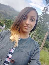 Amanda Roa's Instagram, Twitter & Facebook