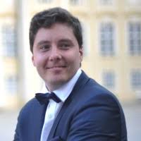 400+ profilů „Robin“