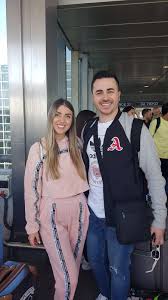 את הכסף הזה כל אחד בזוג מנצח vip לוקחים כמה זוגות של ידוענים ומכנסים אותם בוילה למשך חודש במהלך החודש הזה הם מנותקים. Facebook