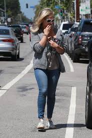 Smartstyle hair salons located inside walmart are the perfect place to get a haircut at a great price. Sarah Michelle Gellar Leaves A Hair Salon In Brentwood 2018 06 12 Celebskart