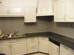 Pour rénover un parquet ancien ou abîmé, il faut impérativement en passer par un ponçage qui enlève de la matière. Renover Une Cuisine Comment Repeindre Une Cuisine En Chene Mes Meilleures Recettes Faciles