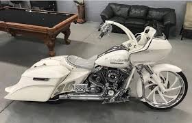 Pin By Cornet Philippe On Baggers In 2020 Harley Davidson Harley Road Glide Special