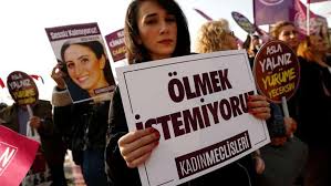 İçişleri bakanlığı, bu yılın 10 aylık döneminde kadın cinayetlerinin, geçen yılın aynı dönemine göre yüzde 27 oranında düştüğünü açıkladı. Kadina Siddet Avrupa Da Da Artis Gosteriyor Siddetin Cografyasi Yok Euronews