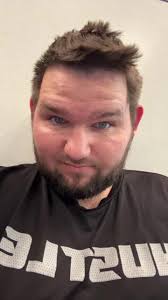 Elliott Ray Mclean (@elliottraymclean)